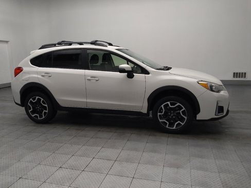 Used 2017 Subaru Crosstrek 2.0i Limited image 11