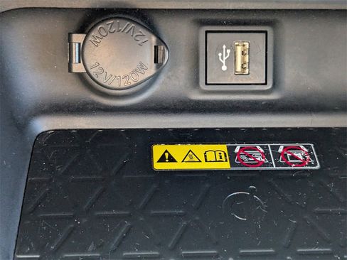 Used 2023 Toyota RAV4 XLE Premium image 18