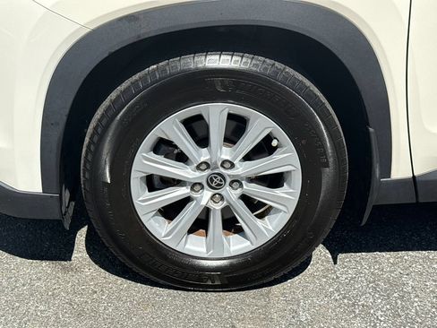 Used 2024 Toyota Grand Highlander AWD image 8