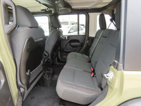 Used 2026 Jeep Wrangler Unlimited Rubicon AWD/4WD image 18