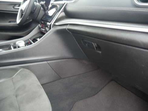 Used 2023 Jeep Grand Cherokee L Altitude image 26