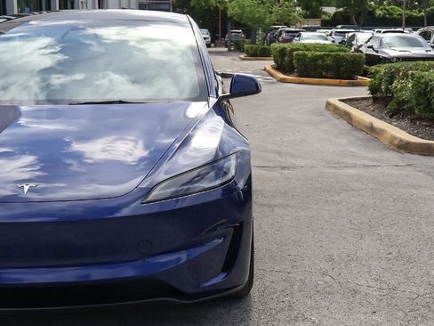 Used 2024 Tesla Model 3 Performance AWD/4WD image 17