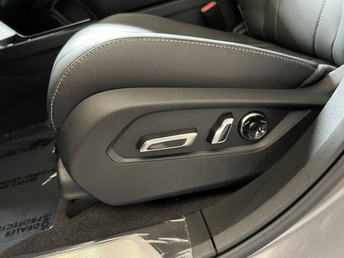 New 2026 Acura RDX SH-AWD image 12