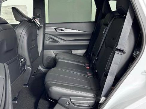 Certified 2026 INFINITI QX60 Luxe w/ Family Package image 20