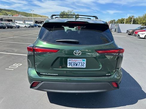 Certified 2023 Toyota Highlander XLE image 3