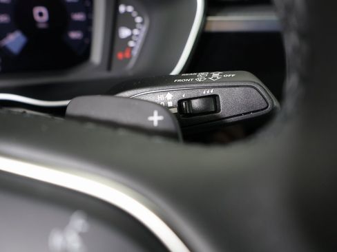 Used 2025 Audi Q3 2.0T Premium Plus w/ Premium Plus Package image 31