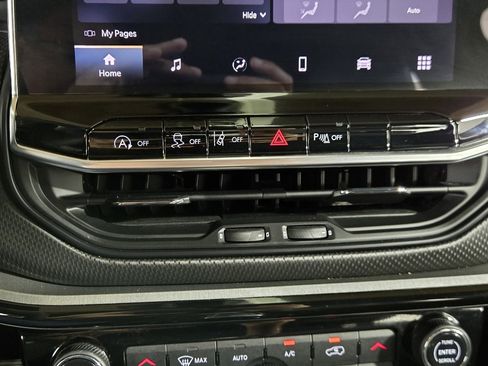 Used 2024 Jeep Compass Trailhawk image 14