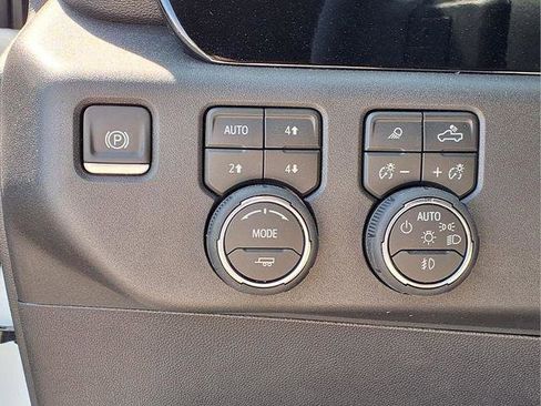 New 2026 Chevrolet Silverado 1500 LT Trail Boss w/ LT Trail Boss Premium Package AWD/4WD image 13