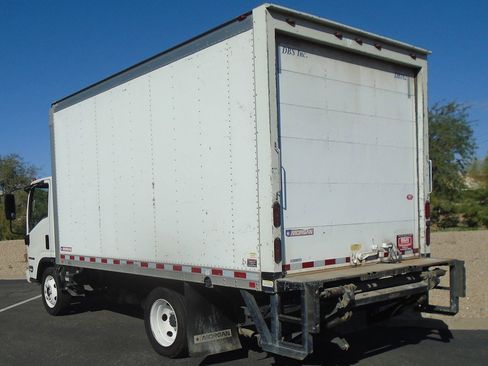 Used 2021 Isuzu NPR image 10