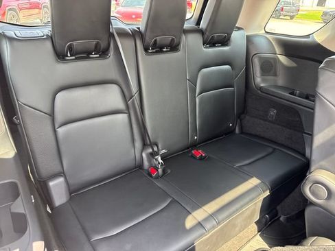 Used 2022 Nissan Pathfinder SL w/ SL Premium Package FWD image 14