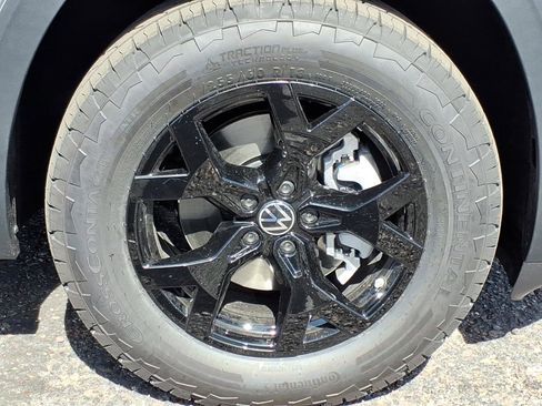 New 2026 Volkswagen Atlas Peak Edition image 8