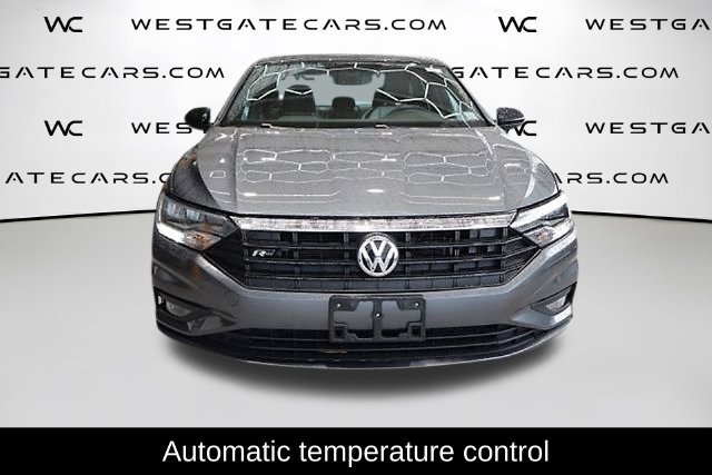 Used 2021 Volkswagen Jetta R-Line w/ R-Line Cold Weather Package FWD image 4