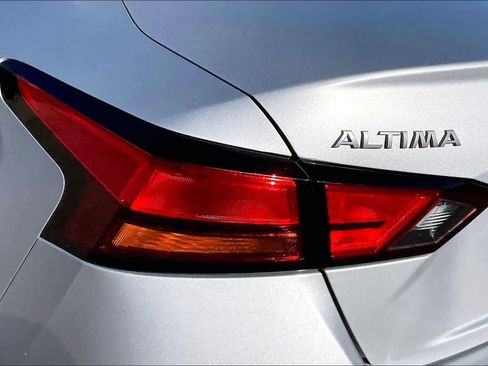Used 2024 Nissan Altima 2.5 SR image 27