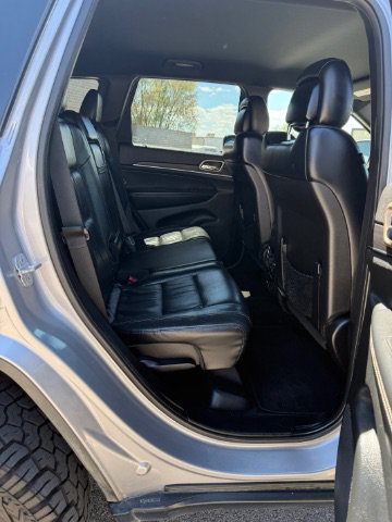 Used 2015 Jeep Grand Cherokee Limited AWD/4WD image 17