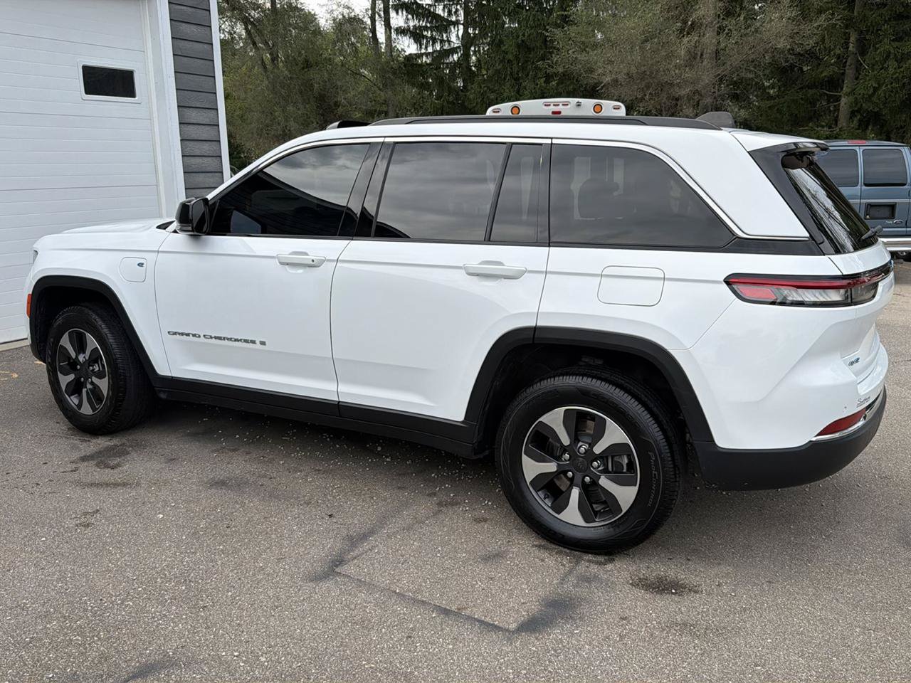 Used 2024 Jeep Grand Cherokee Limited 4xe AWD/4WD image 5