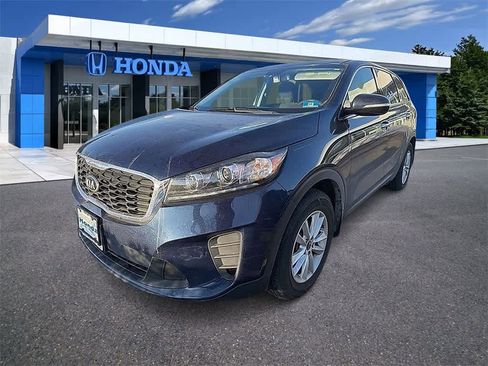 Used 2019 Kia Sorento LX image 1