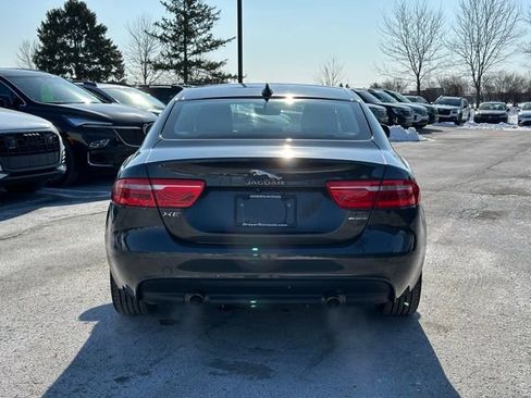 Used 2019 Jaguar XE Premium image 6