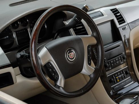 Used 2007 Cadillac Escalade EXT w/ Information Package AWD/4WD image 19