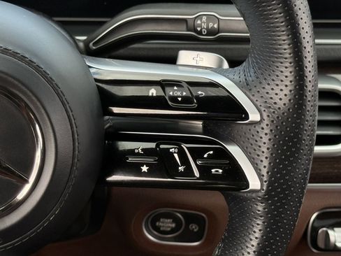 Used 2025 Mercedes-Benz GLS 450 4MATIC image 15