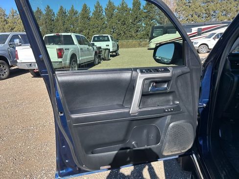 Used 2020 Toyota 4Runner Limited image 11