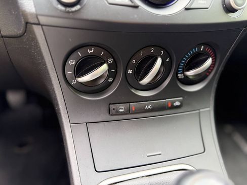 Used 2012 MAZDA MAZDA3 i Sport FWD image 16