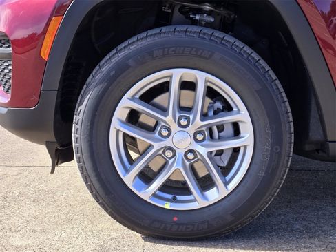 New 2025 Jeep Grand Cherokee Laredo X image 10