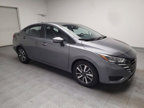Used 2025 Nissan Versa SV FWD image 11