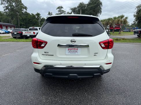 Used 2020 Nissan Pathfinder SL AWD/4WD image 32