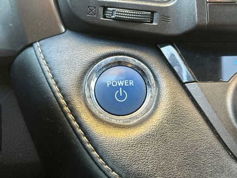 Certified 2018 Toyota RAV4 LE w/ Carpet Mat Package AWD/4WD image 25