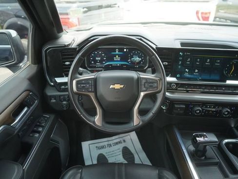 Used 2022 Chevrolet Silverado 1500 High Country w/ High Country Premium Package AWD/4WD image 22