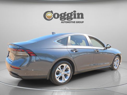 Used 2025 Honda Accord LX image 6