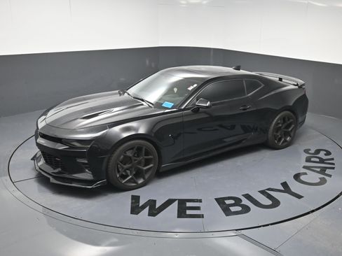 Used 2017 Chevrolet Camaro SS image 20