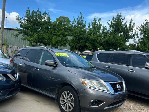 Used 2016 Nissan Pathfinder S FWD image 3