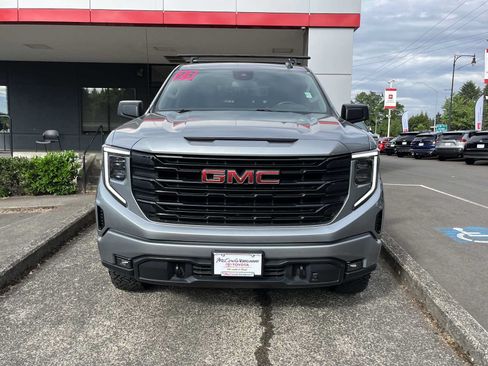 Used 2023 GMC Sierra 1500 Elevation AWD/4WD image 2
