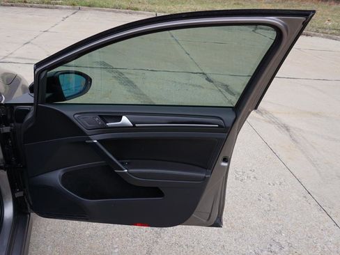 Used 2015 Volkswagen Golf R 4dr HB image 30