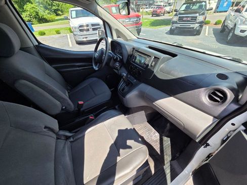 Used 2017 Nissan NV200 SV w/ Technology Package FWD image 19
