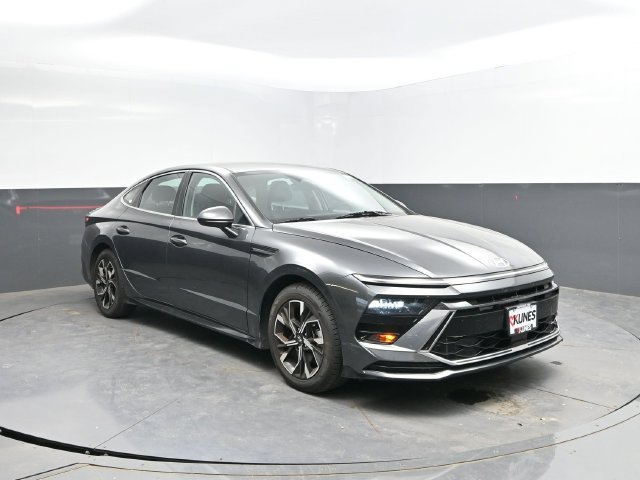 Used 2025 Hyundai Sonata SEL FWD image 4