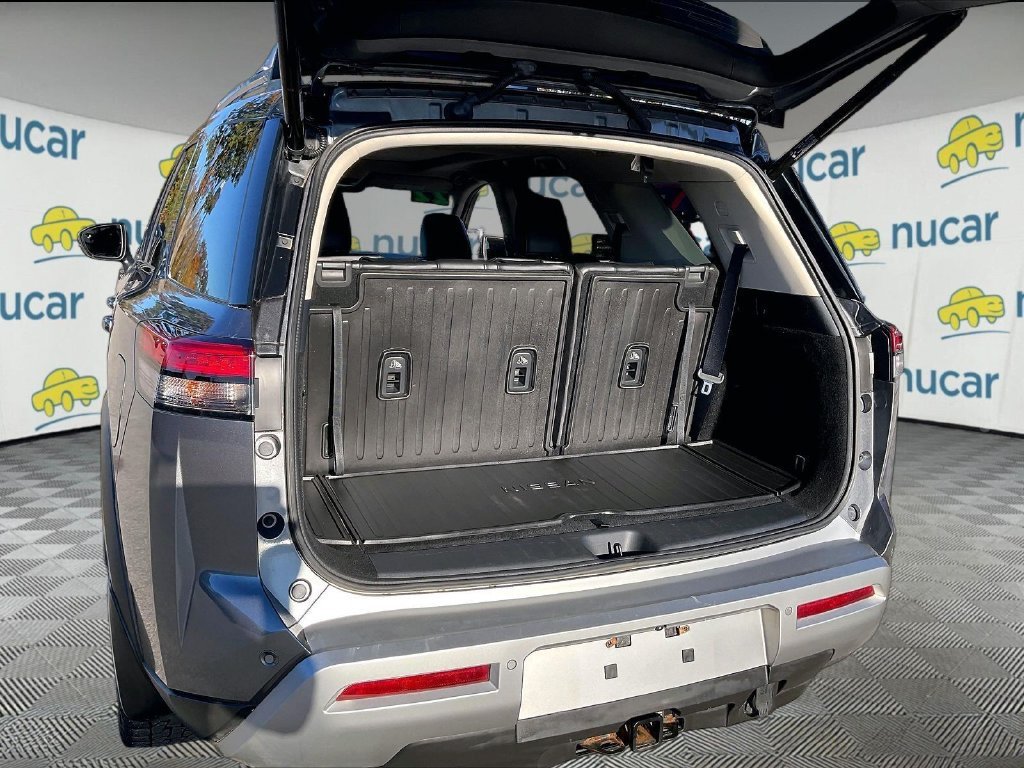 Used 2022 Nissan Pathfinder Platinum w/ Cargo Package AWD/4WD image 37