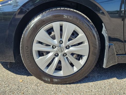 Certified 2024 Nissan Sentra S FWD image 9