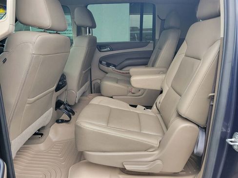 Used 2019 Chevrolet Suburban Premier image 17