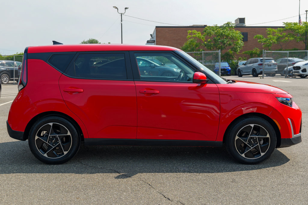 Used 2023 Kia Soul EX FWD image 8