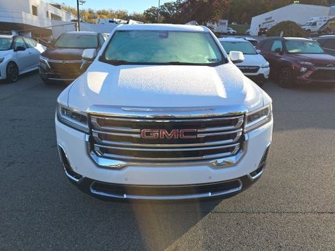Used 2023 GMC Acadia SLT w/ Preferred Package image 8