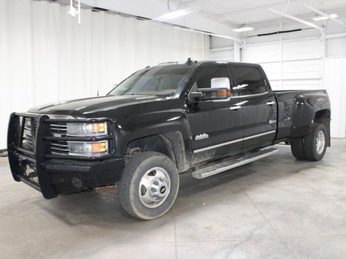 Used 2015 Chevrolet Silverado 3500 High Country w/ Duramax Plus Package image 4