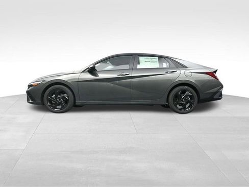 New 2026 Hyundai Elantra Sport image 32