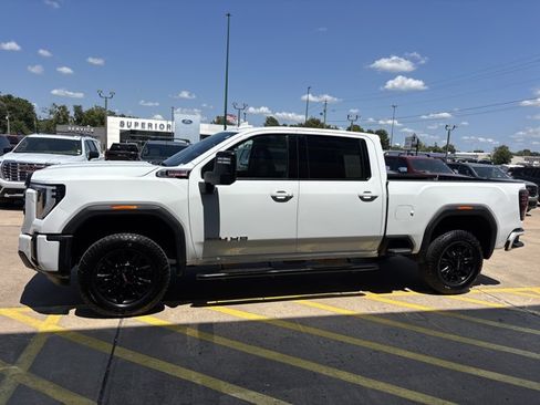 Used 2025 GMC Sierra 2500 AT4 AWD/4WD image 8