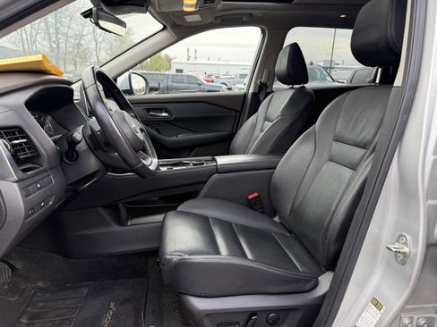 Used 2023 Nissan Rogue SL image 9