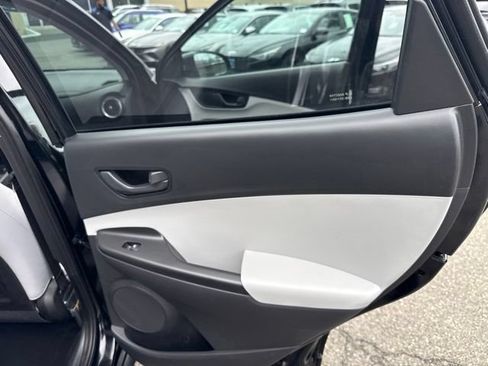 Used 2023 Hyundai Kona SEL AWD/4WD image 31