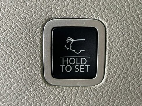 Used 2022 Jeep Wagoneer Series III AWD/4WD image 17
