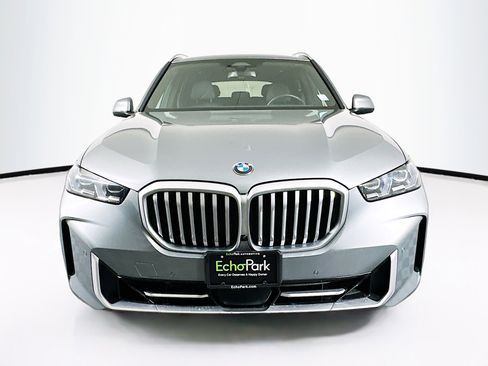 Used 2024 BMW X5 sDrive40i w/ Premium Package image 2