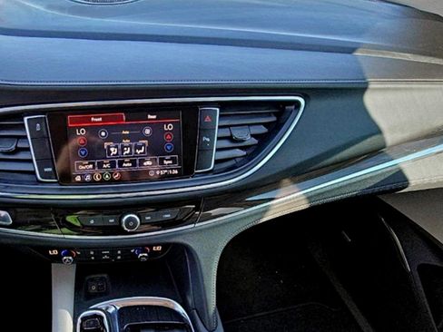 Used 2021 Buick Enclave Essence w/ Sport Touring Edition image 8